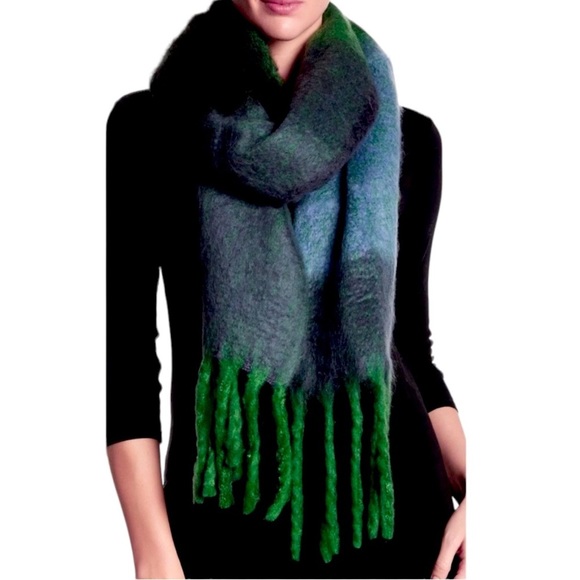 Free People Plaid Fringed Shawl Blue Green Oversized Wrap Fringe Scarf Fluffy - Picture 4 of 13